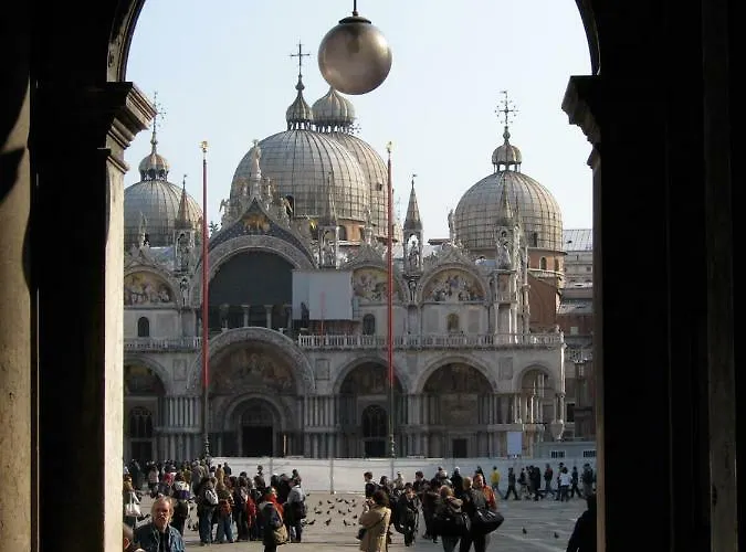 Melusina Bocca Di Piazza Venice Historical Center
